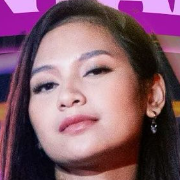 Indah Permatasari di film Agak Laen