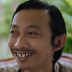 Yono Bakrie di film Agak Laen